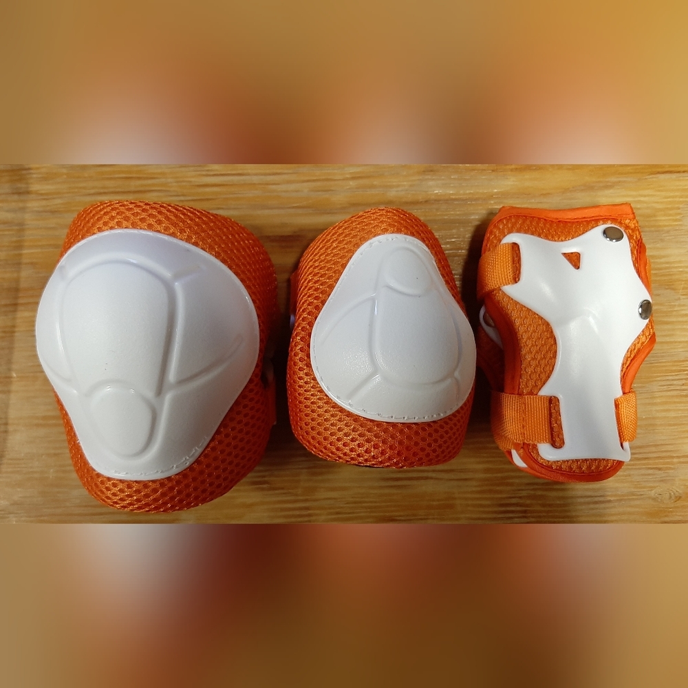 3pc protective gear set for ages 3 to 8.